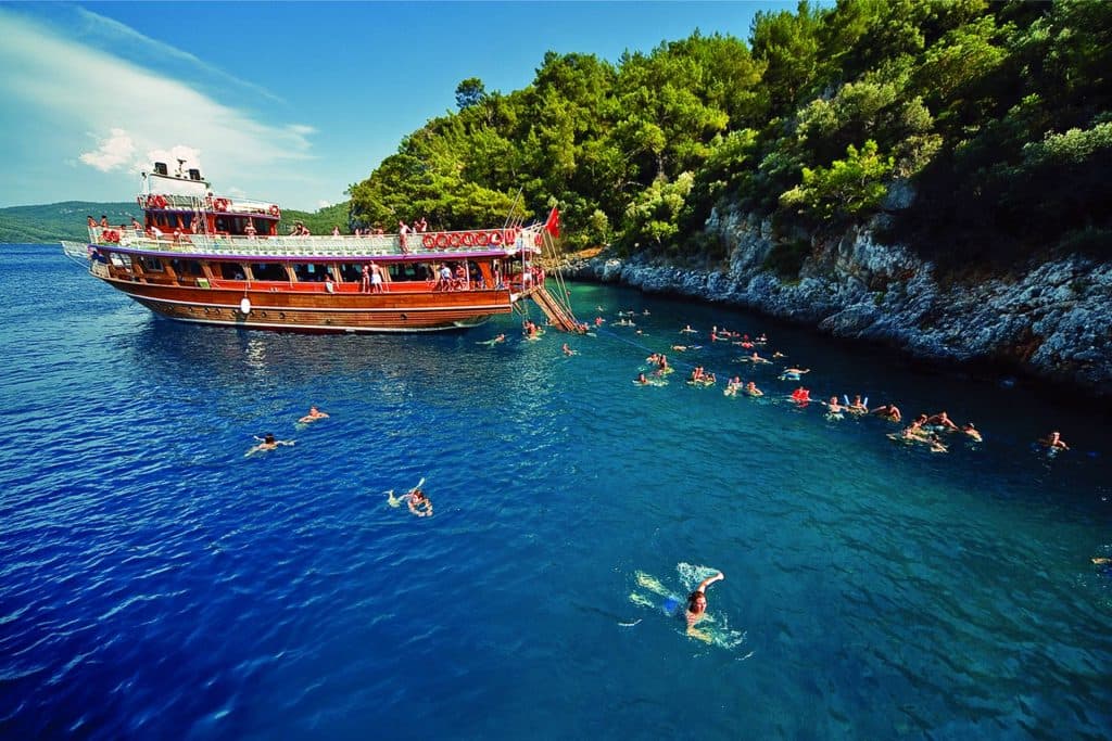 BOAT TOURS